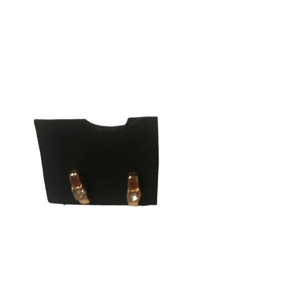 Guess  gold earrings nwot​​​​​​​​